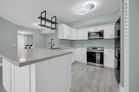 1010 Villa Circle