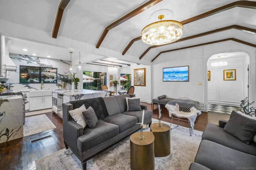 340 B Ave Coronado, CA 92118