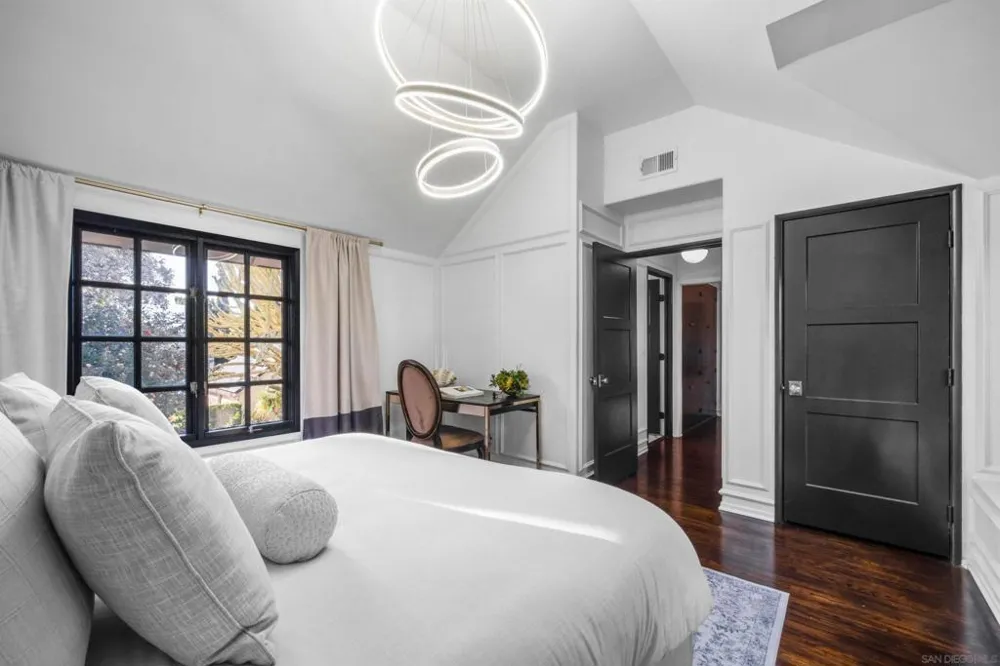 340 B Ave Coronado, CA 92118