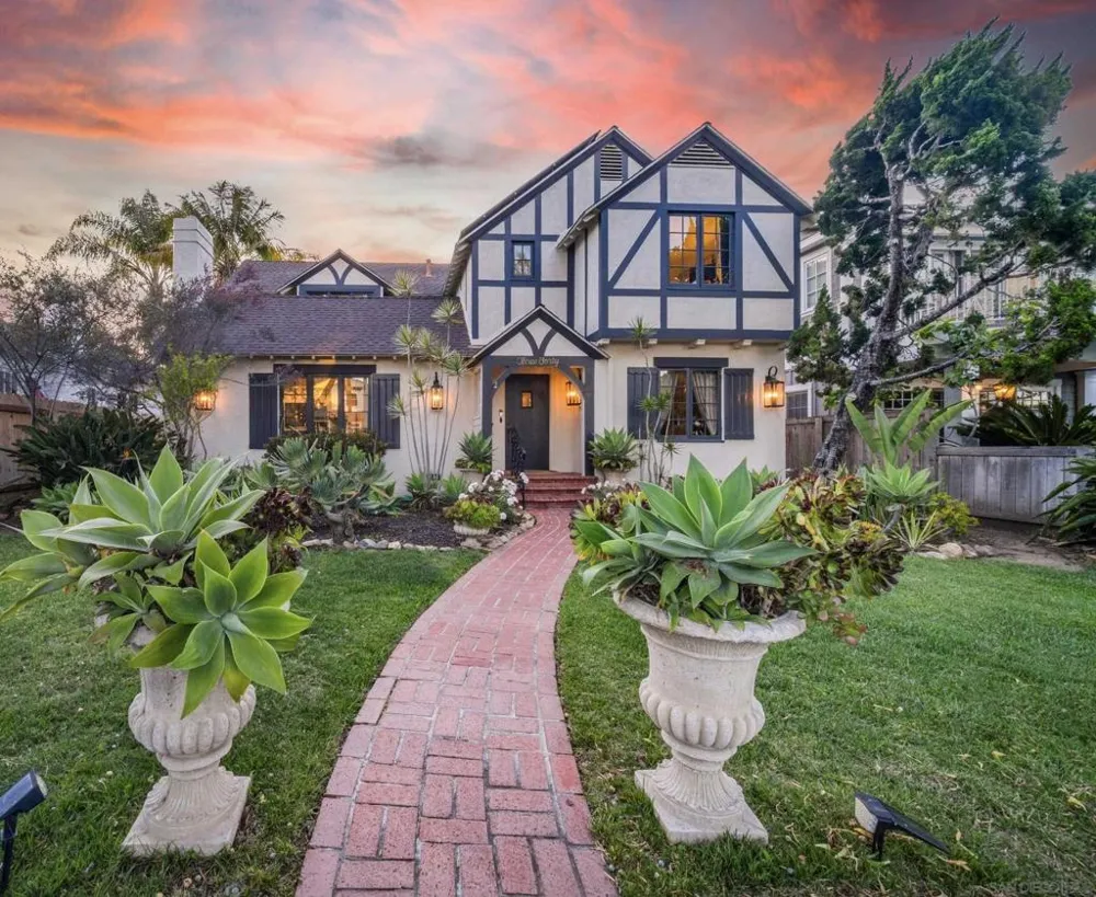 340 B Ave Coronado, CA 92118