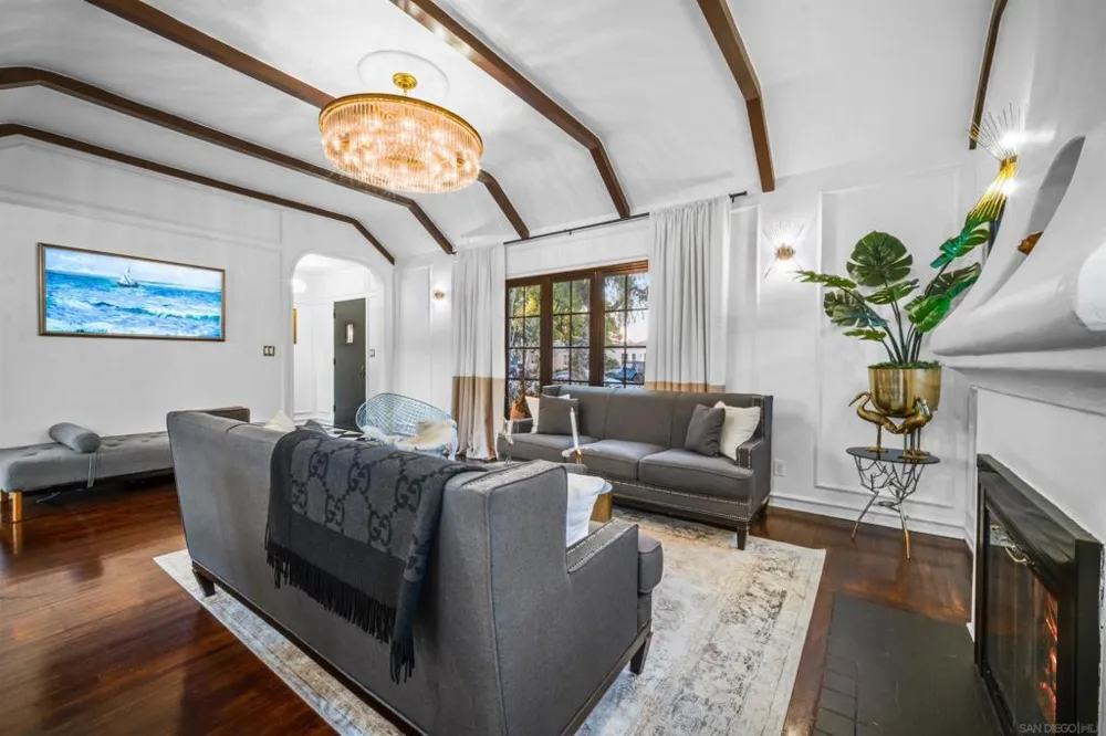 340 B Ave Coronado, CA 92118