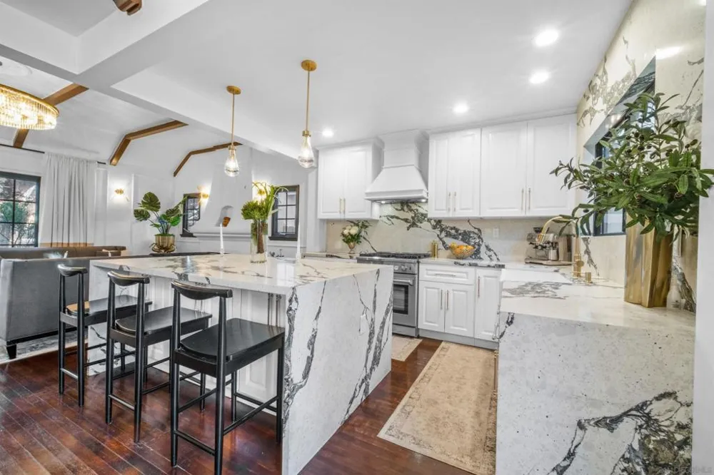 340 B Ave Coronado, CA 92118
