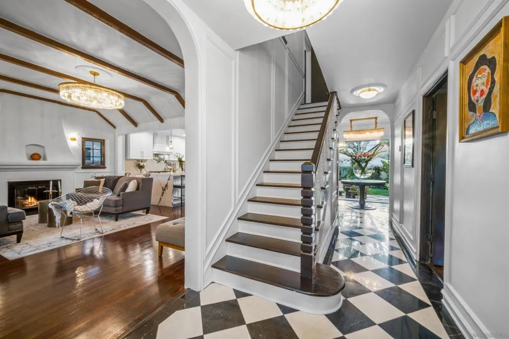 340 B Ave Coronado, CA 92118