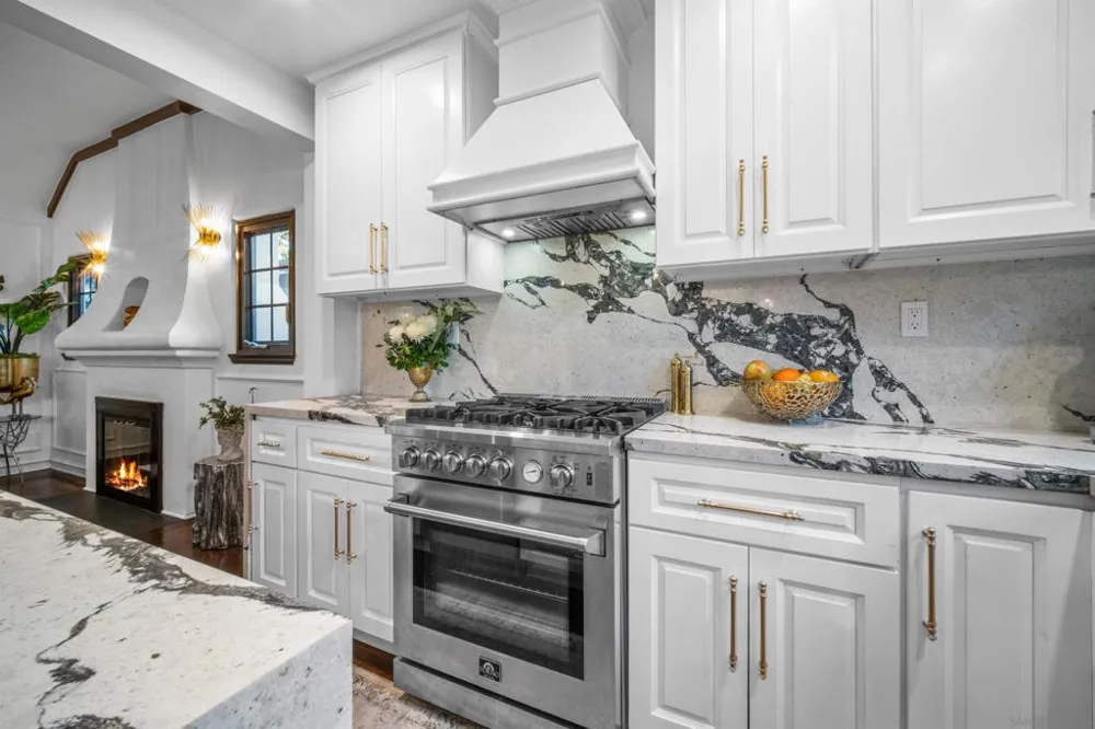 340 B Ave Coronado, CA 92118