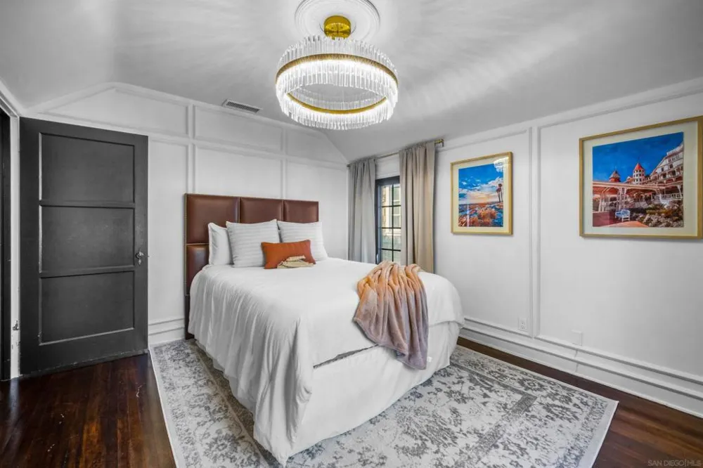 340 B Ave Coronado, CA 92118