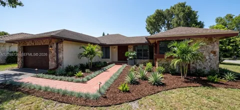 11301 NW 44th St