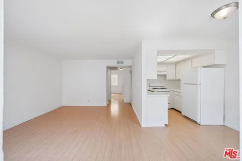 158 Normandie Avenue #102