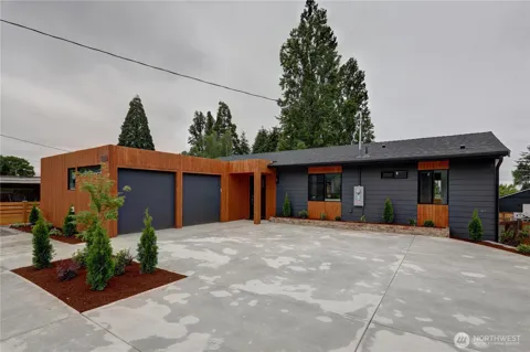 1324 Hawthorne Street
