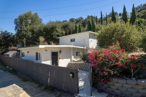 1068 Loma Lane