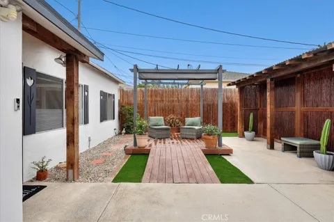 744 Flower Avenue