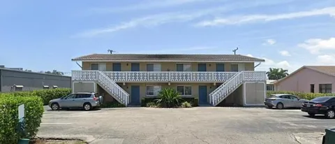 560 NE 46th Street #2