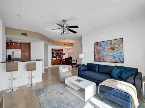 7900 Harbor Island Dr #911