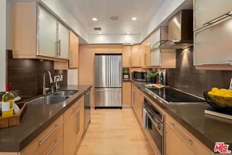 1221 Kings Road #307