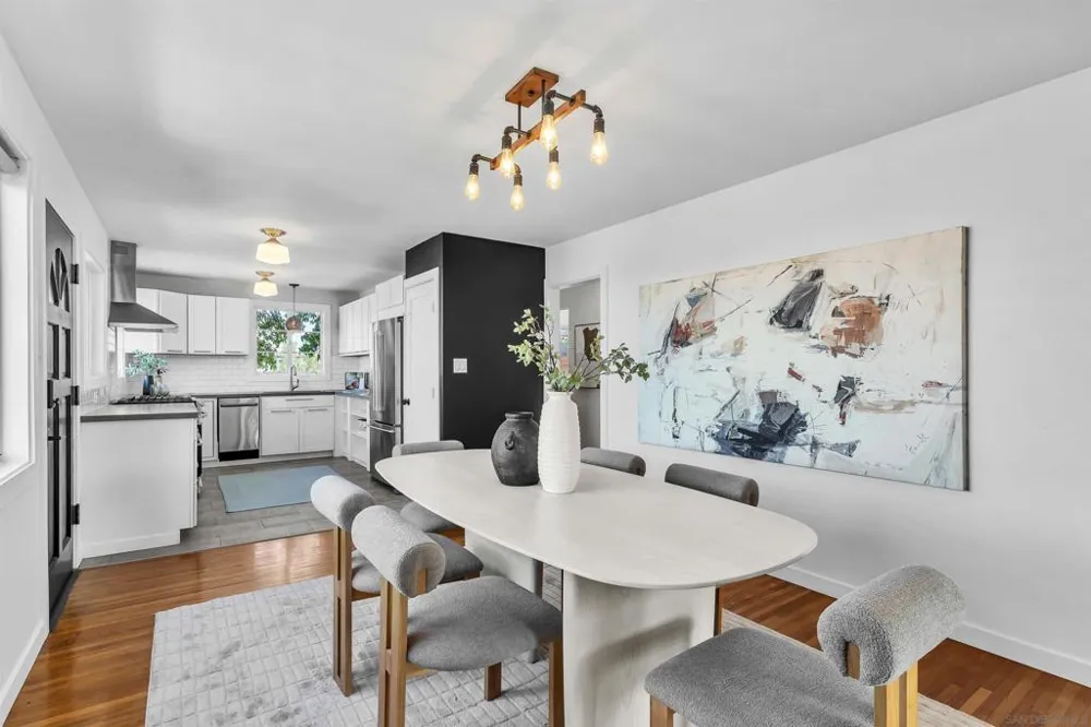 6647 Bell Court San Diego, CA 92111