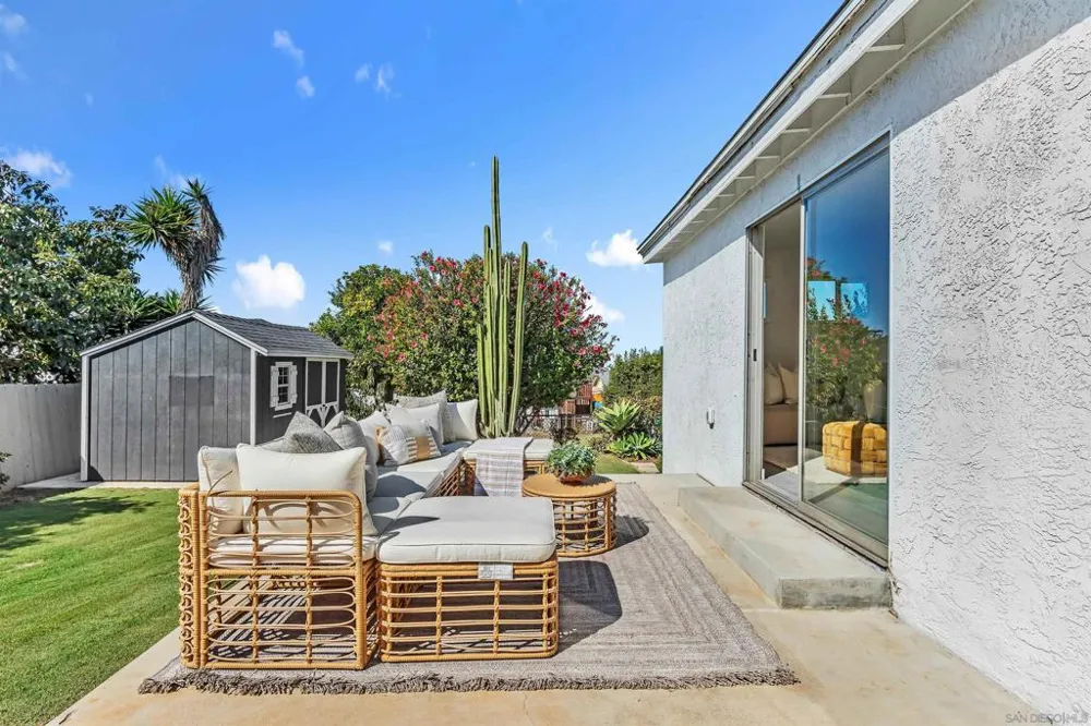 6647 Bell Court San Diego, CA 92111