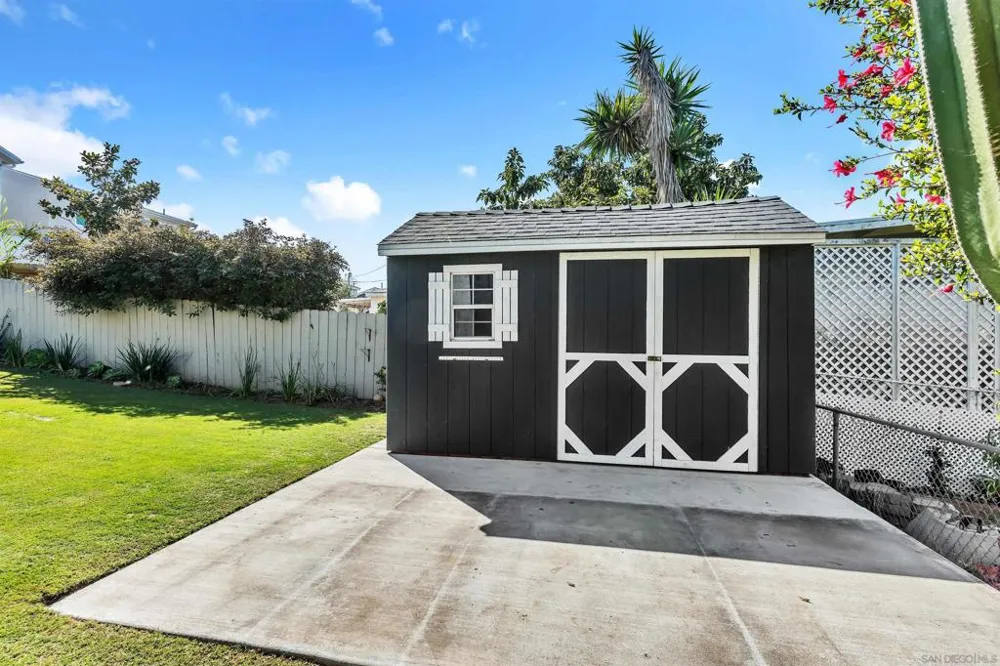 6647 Bell Court San Diego, CA 92111
