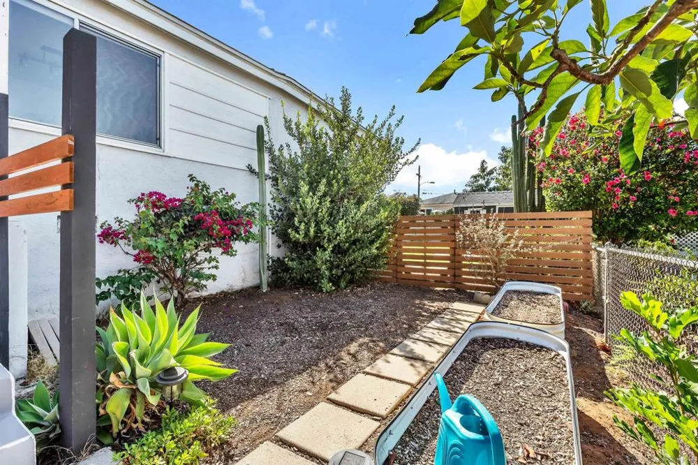 6647 Bell Court San Diego, CA 92111