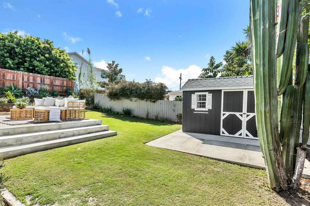 6647 Bell Court San Diego, CA 92111