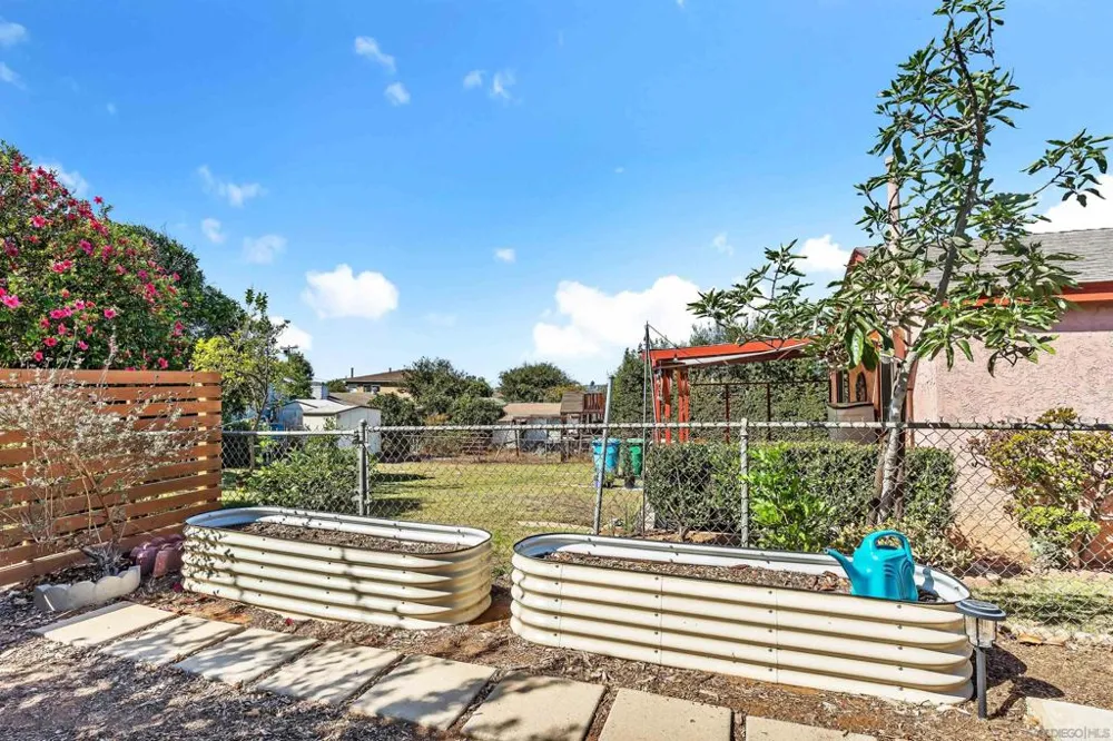6647 Bell Court San Diego, CA 92111