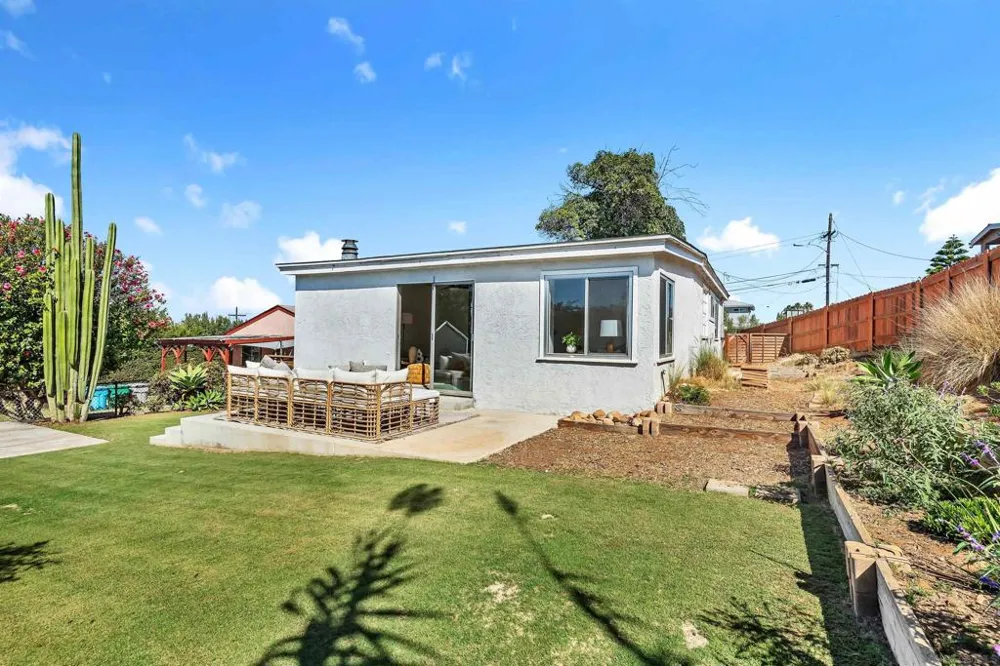 6647 Bell Court San Diego, CA 92111