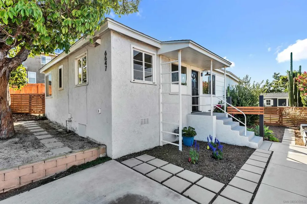 6647 Bell Court San Diego, CA 92111