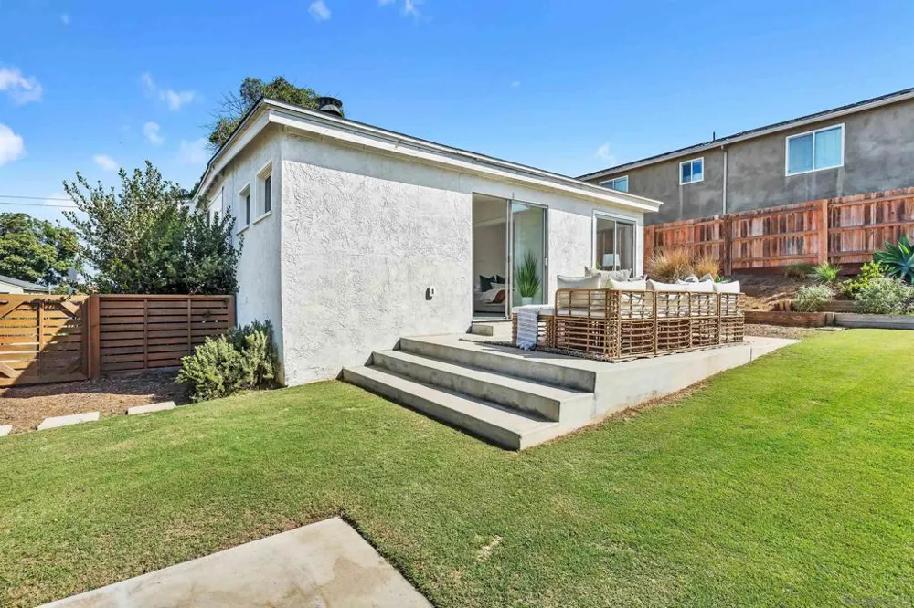 6647 Bell Court San Diego, CA 92111