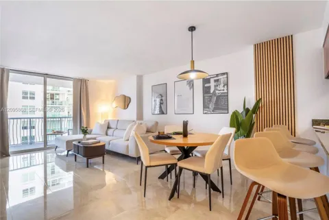 1200 Brickell Bay Dr #1805