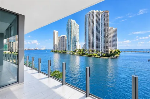 300 Biscayne Boulevard Way #503C