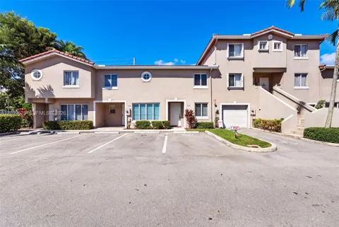 105 Riviera Cir