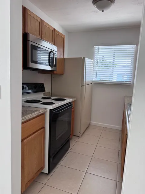 725 W TIFFANY DRIVE W #4