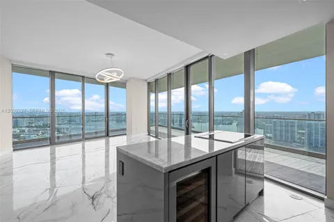 18975 Collins Ave #3605