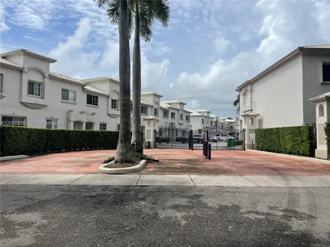 15720 SW 92nd Ave #4A
