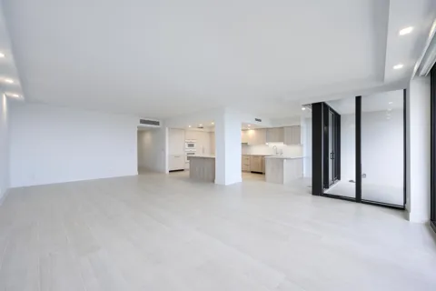 525 S Flagler Drive #14c