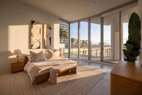 220 LAKE SHORE DRIVE #612