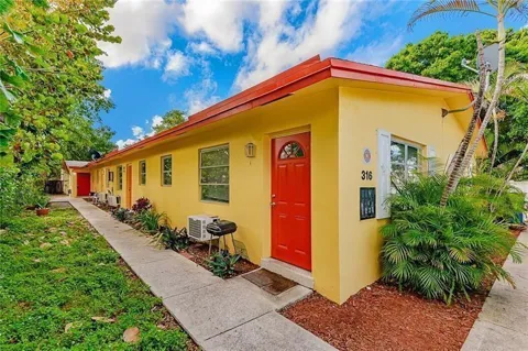 316 SW 15TH STREET #3