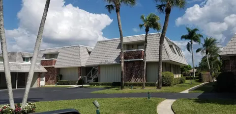 415 Pine Tree Court #17
