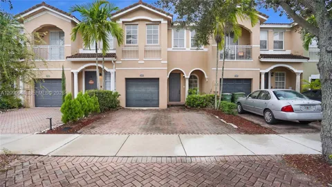 1485 SE 25th Ter