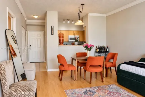 616 Clearwater Park Rd #808