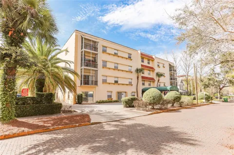 300 Knowles Ave #205