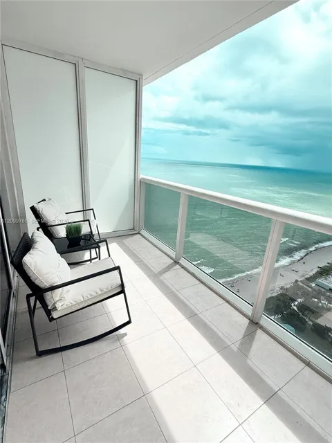 1830 S Ocean Dr #3705