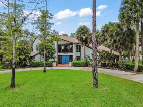 13885 Greentree Trail