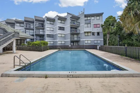 1750 Congress Ave #401
