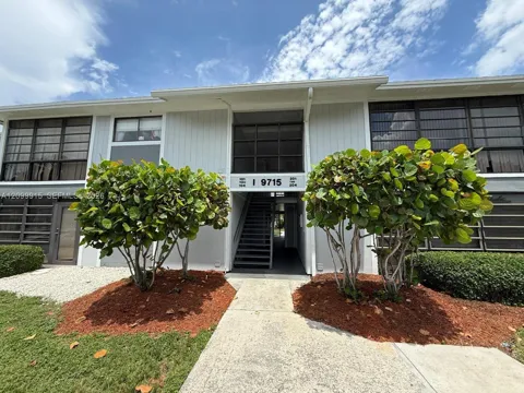 9715 Hammocks Blvd #102