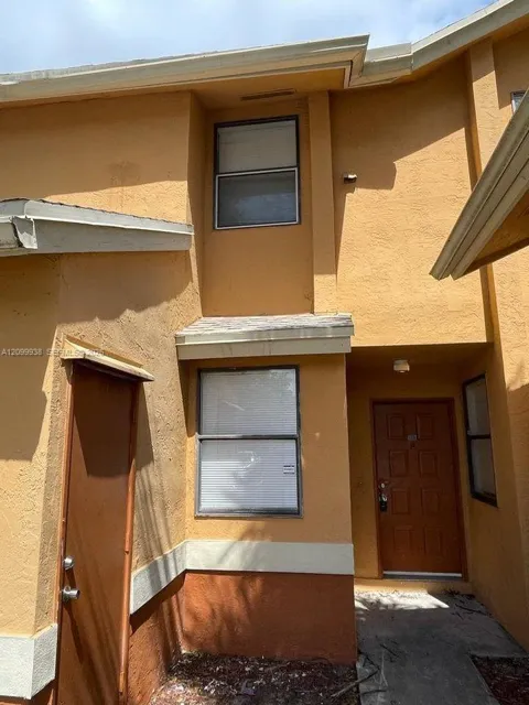 2457 NW 56th Ave #4-105