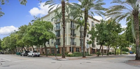 1900 Van Buren St #112B