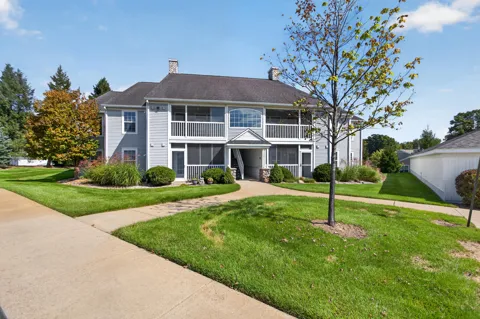 743 W Barrington Circle