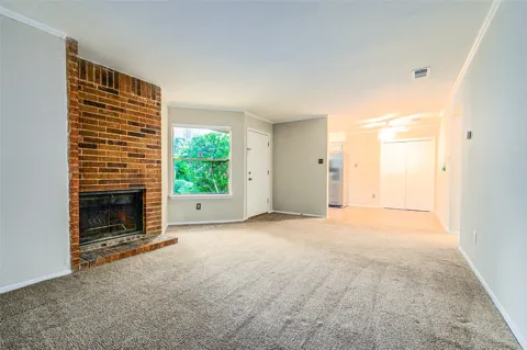 5608 Cougar Drive #118