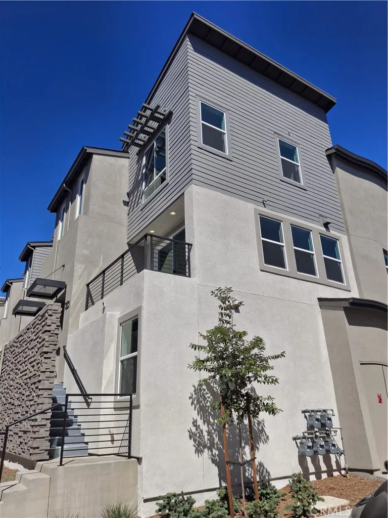 3572 Via Nido Carlsbad, CA 92009