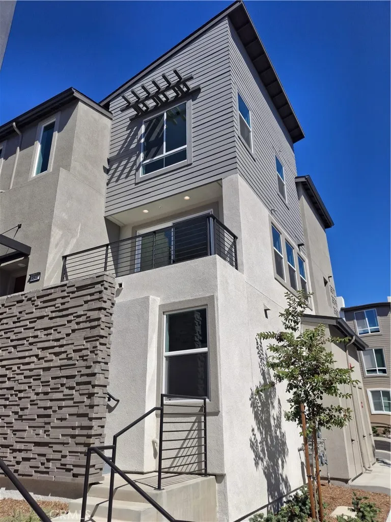 3572 Via Nido Carlsbad, CA 92009