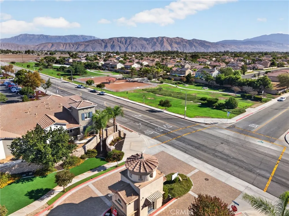 868 White Pepper Hemet, CA 92545